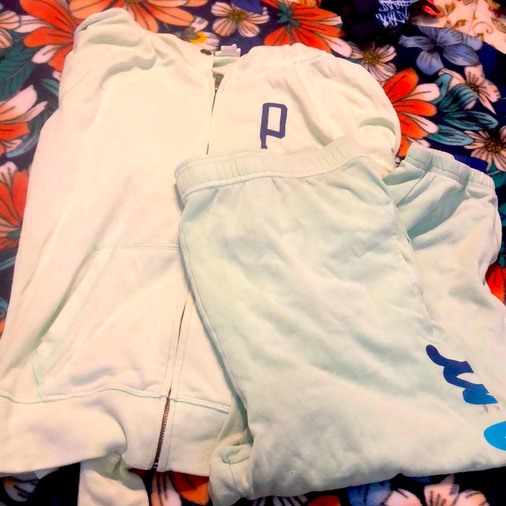 VS pink sweat suit